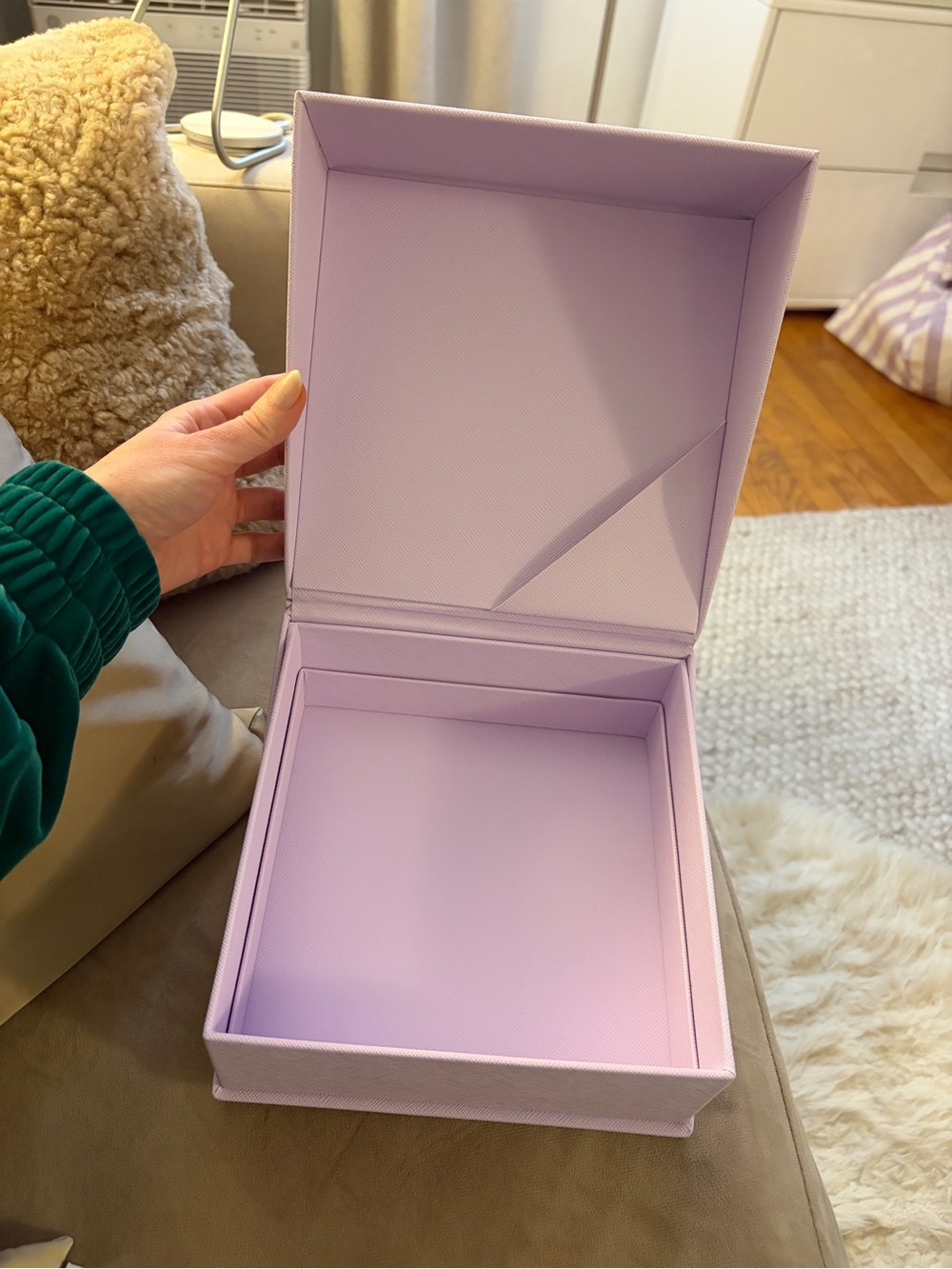 Prada box - Picture 3 of 3